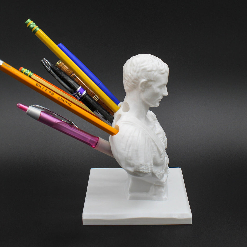 Unique Statue Penholder - Fa'Ra Way