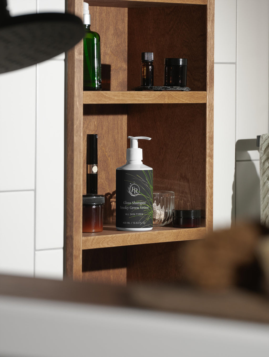 Fa'Ra Gloss Shampoo Smoky Green Vetiver bottle with shiny green and gray label, showcasing the product for adding shine and volume.